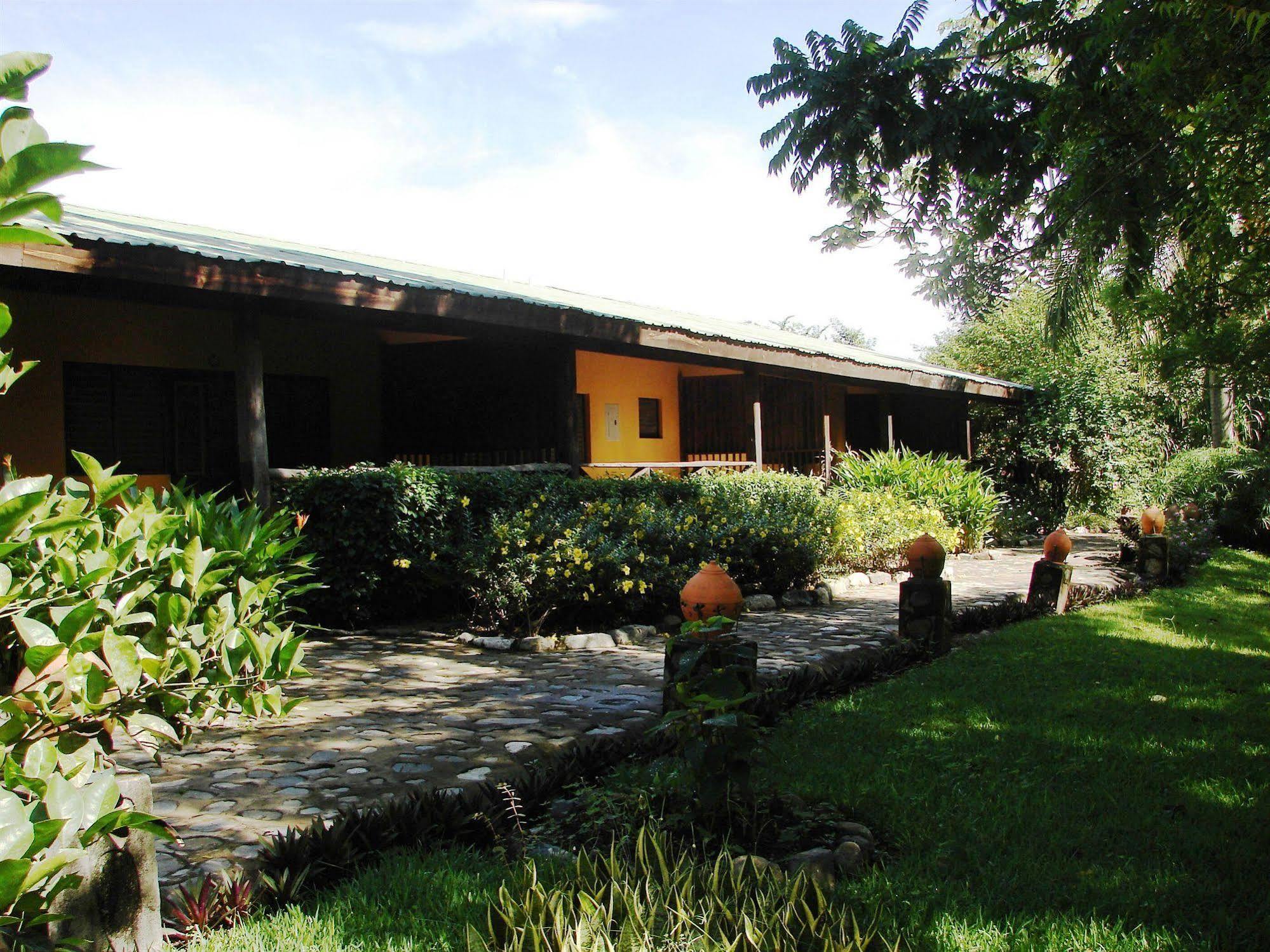 Rancho Baiguate Hotel Jarabacoa Exterior photo